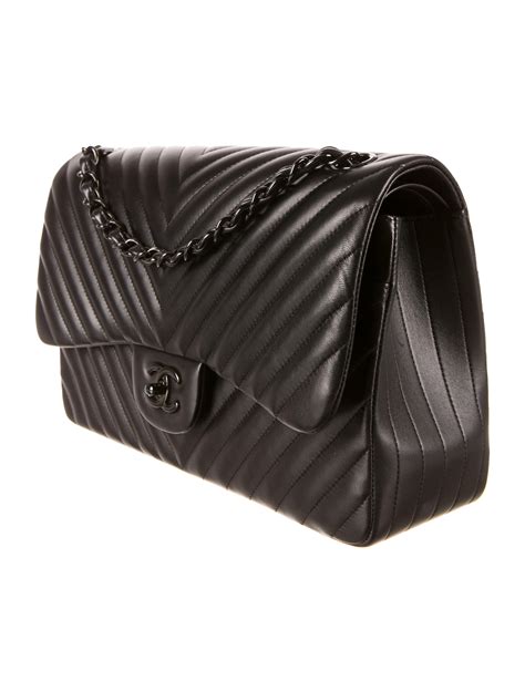 chanel so black chevron jumbo